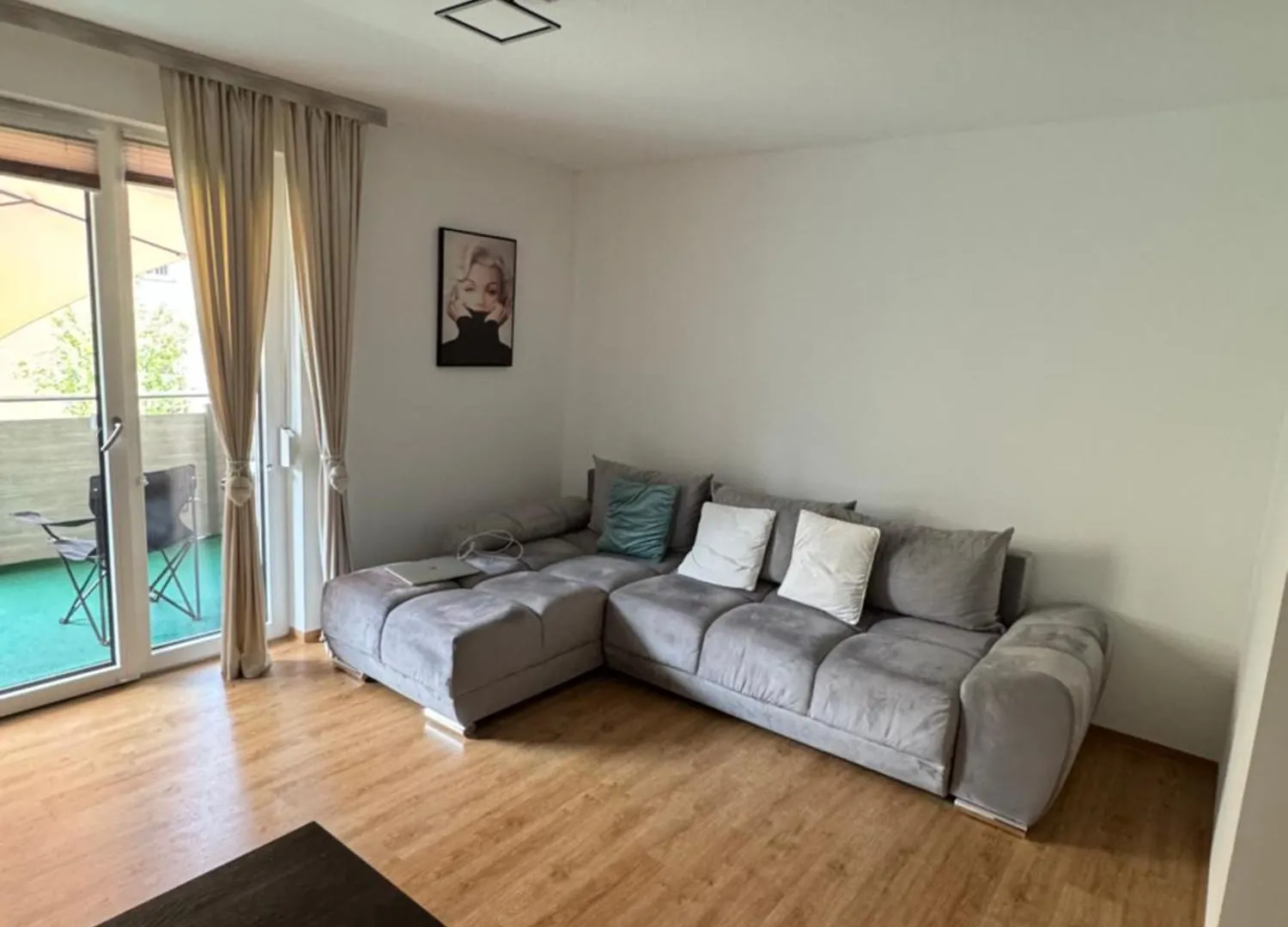 Schlafzimmer In Gemeinsame Wohnung Nürnberg 0*,  Almanya